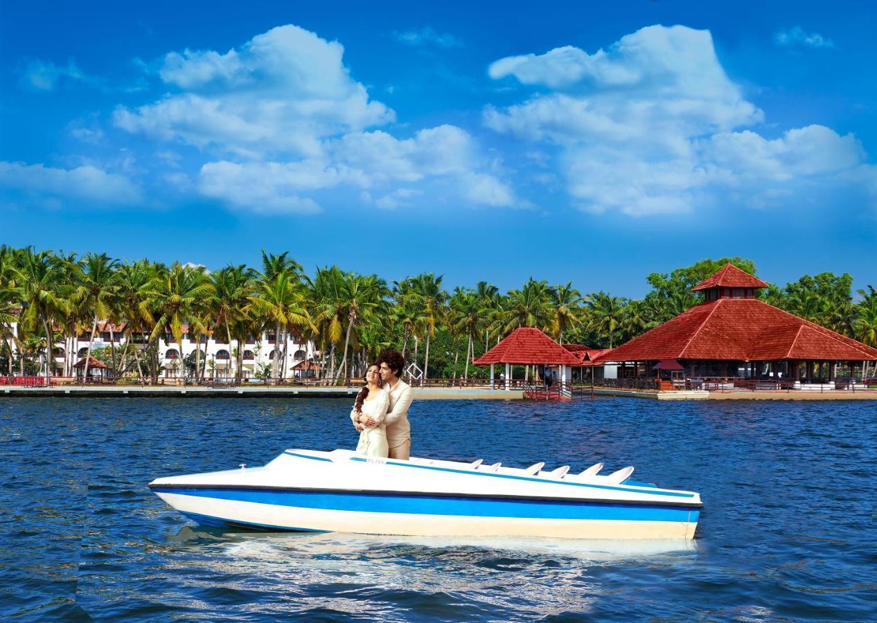 Estuary Sarovar Premiere Poovar Island Exteriör bild