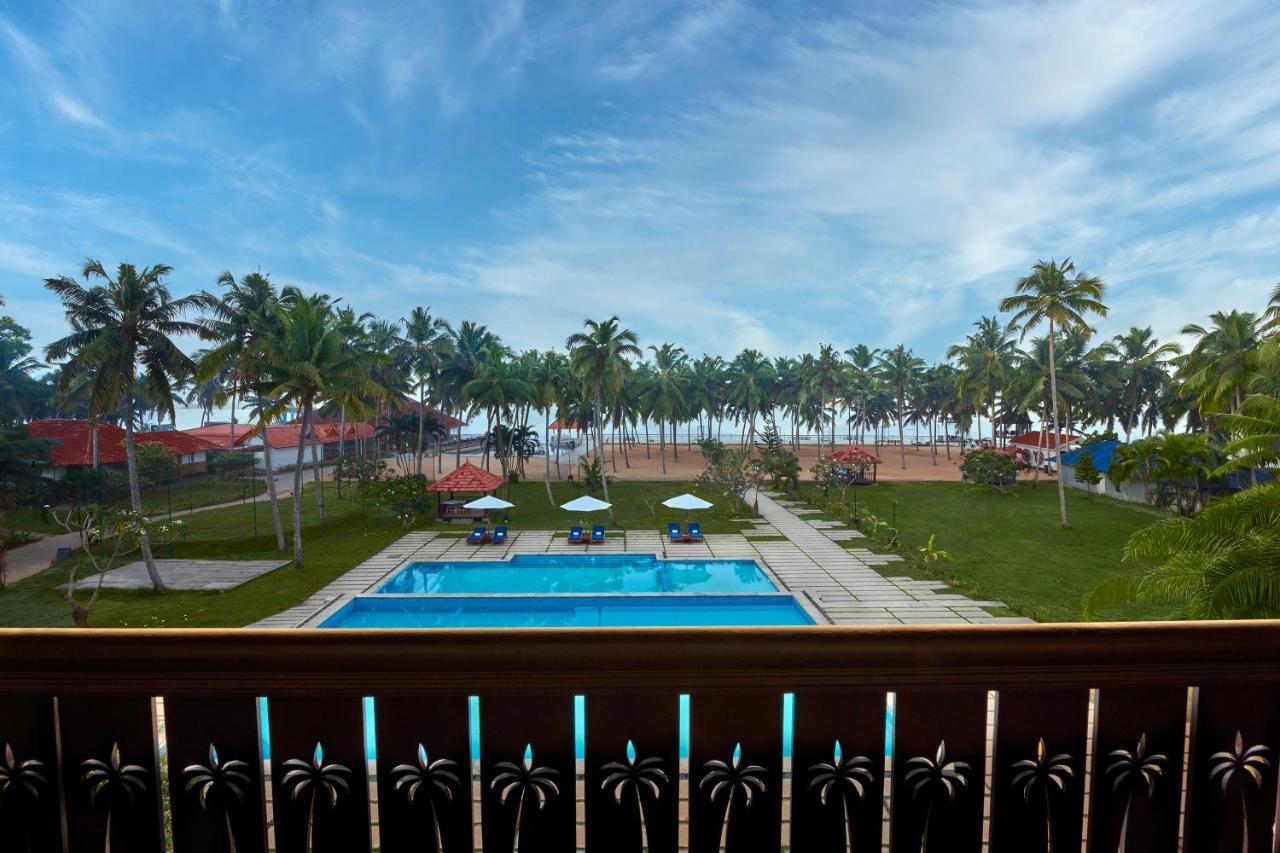Estuary Sarovar Premiere Poovar Island Exteriör bild